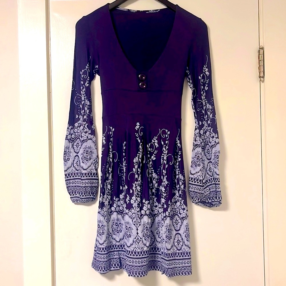 Unica, AOS (all one size), purple and white